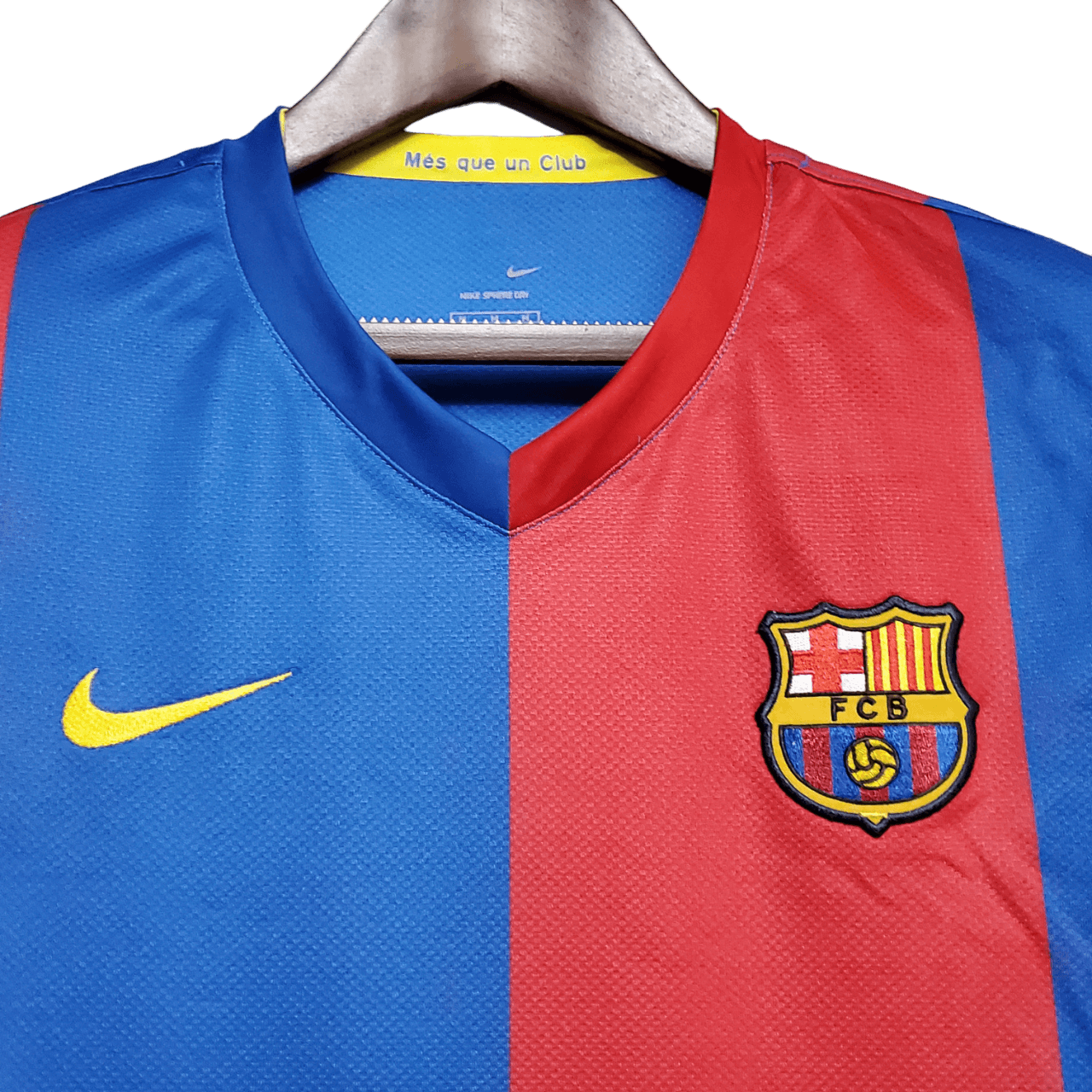 Barcelona Retro 06/07 Home - JERSEY4ALL