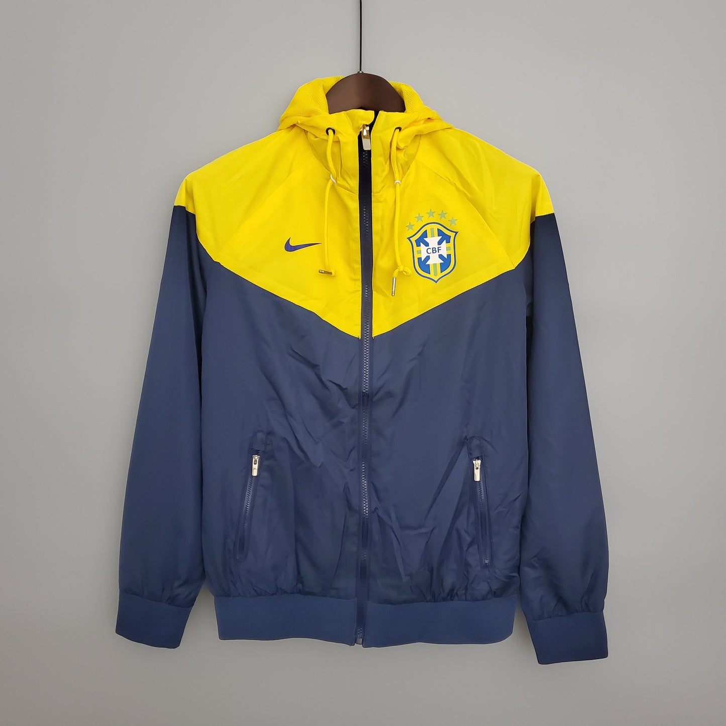 VESTE JAUNE ET BLEUE DU BRÉSIL