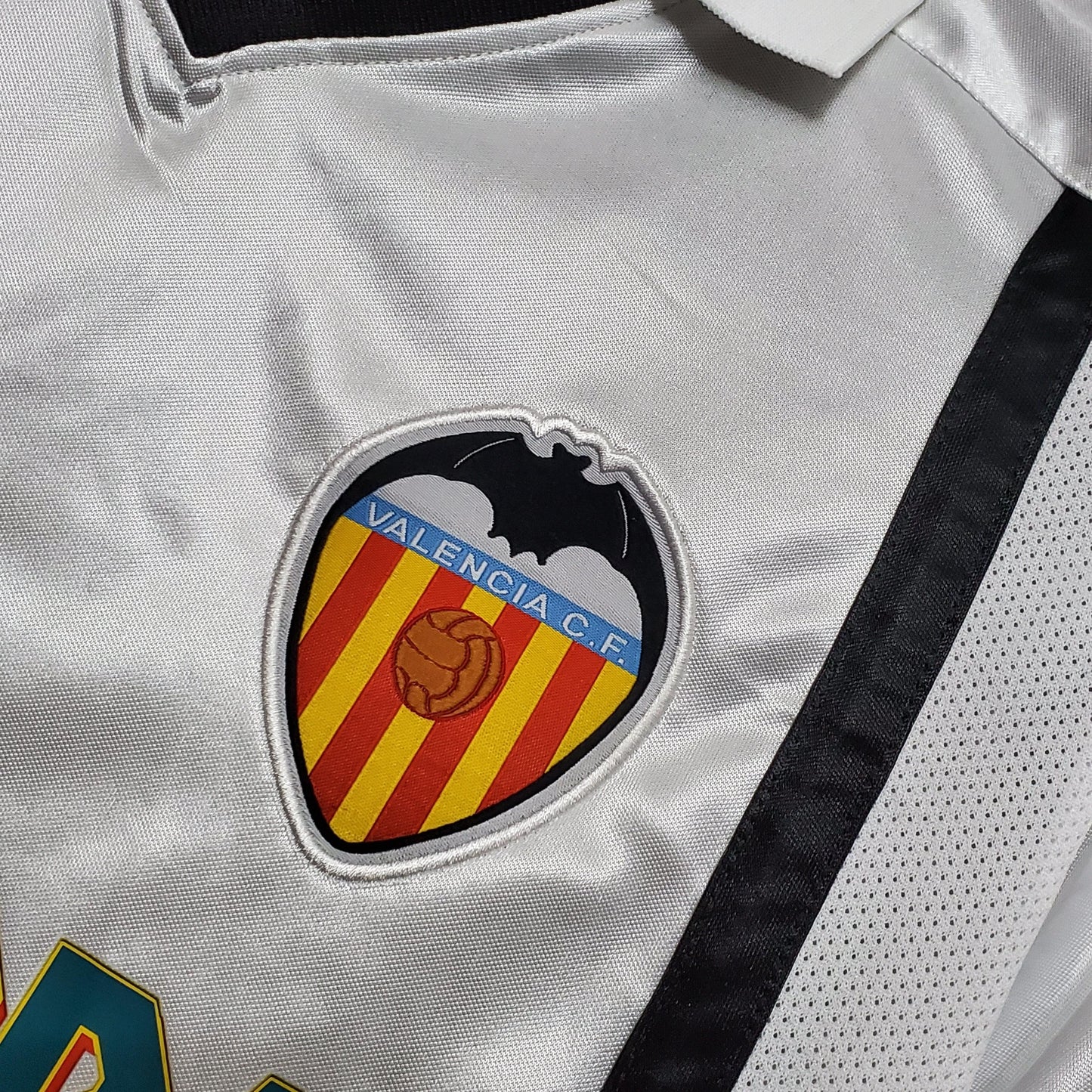 Valencia Retro 2001 Home - JERSEYS4ALL