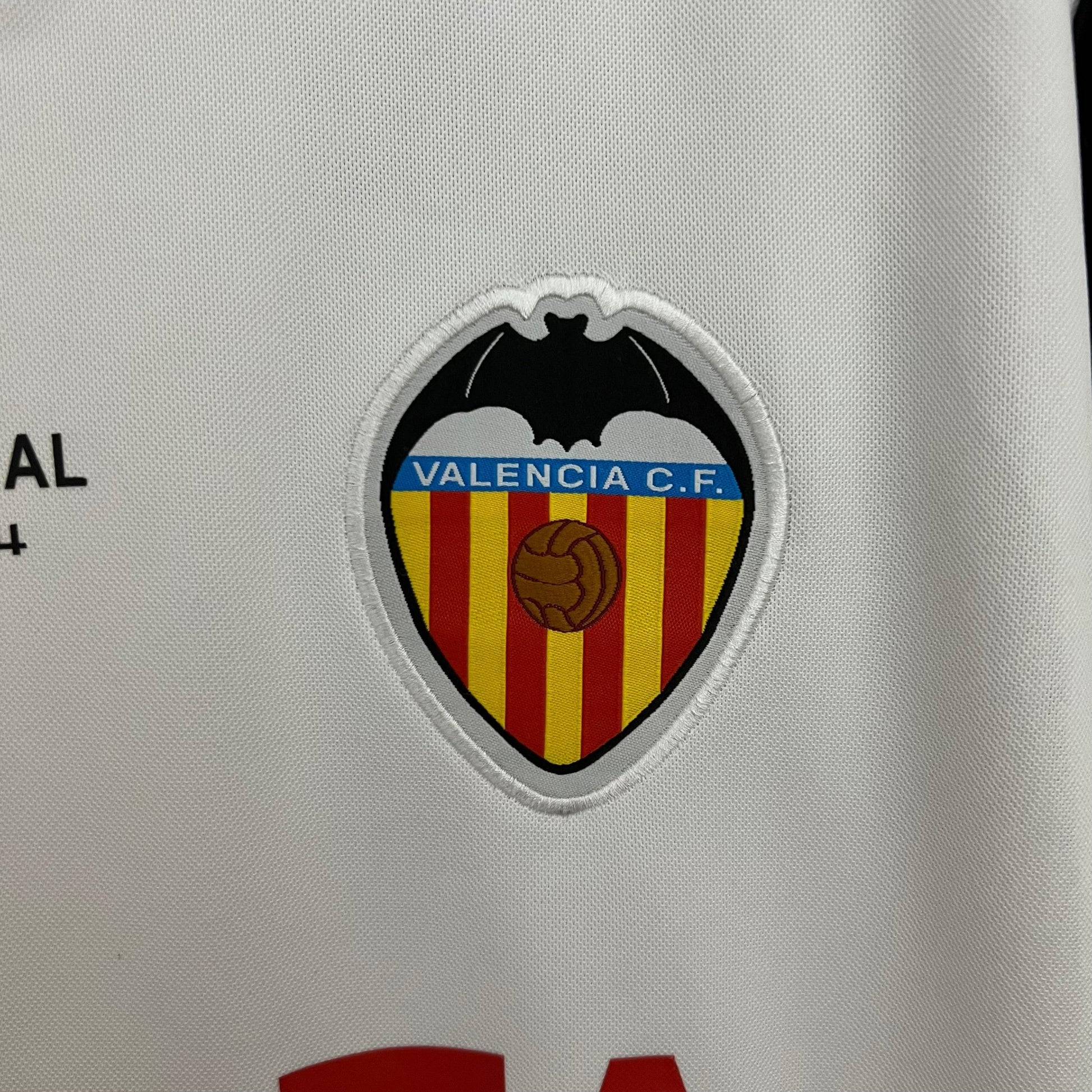 Valencia Retro 2003/04 Home - JERSEYS4ALL